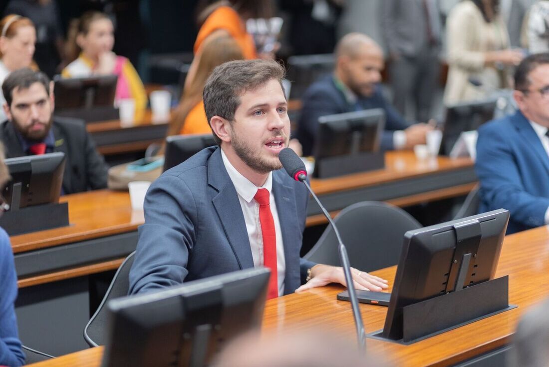 Câmara dos Deputados promove Seminário Regional sobre impactos da escala 6x1 no Recife