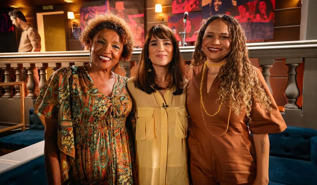 Elisa Lucinda (esq.) e Teresa Cristina (dir.) são convidadas de Luana Carvalho (centro) do "Diz no Samba"