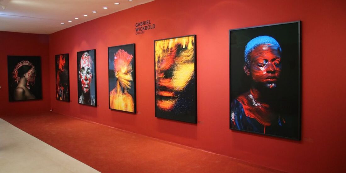 A exposição fotográfica de Gabriel Wickbold integra a mostra da Fliporto Arte 2025