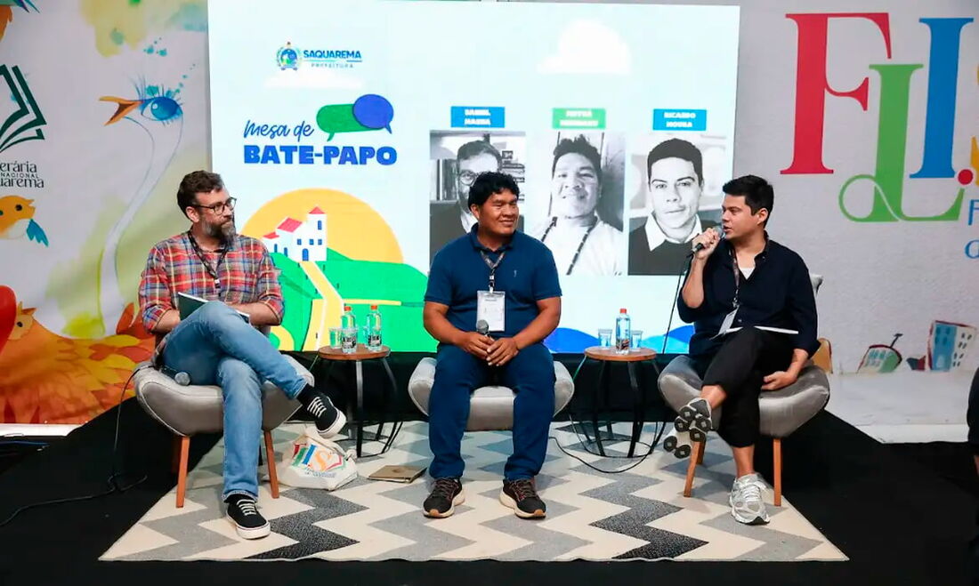 A publicação é de autoria do educador Daniel Massa e do professor Mutuá Mehinaku, e traz 45 verbetes escritos em kuikuro traduzidos para o português.