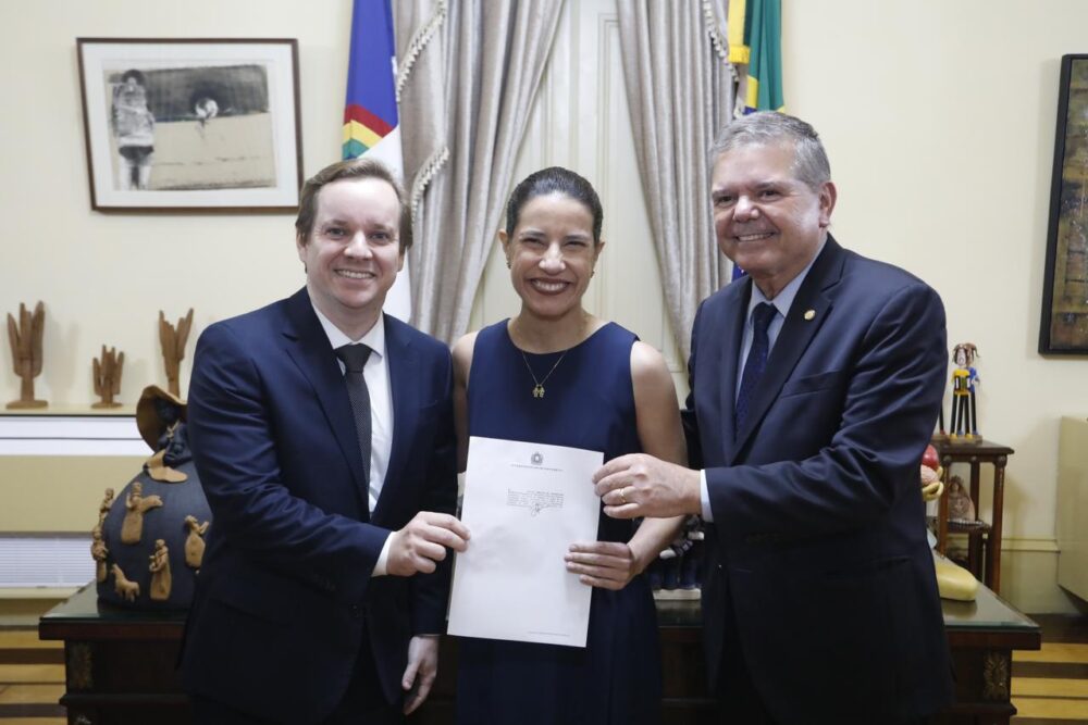 Raquel Lyra elege novo desembargador