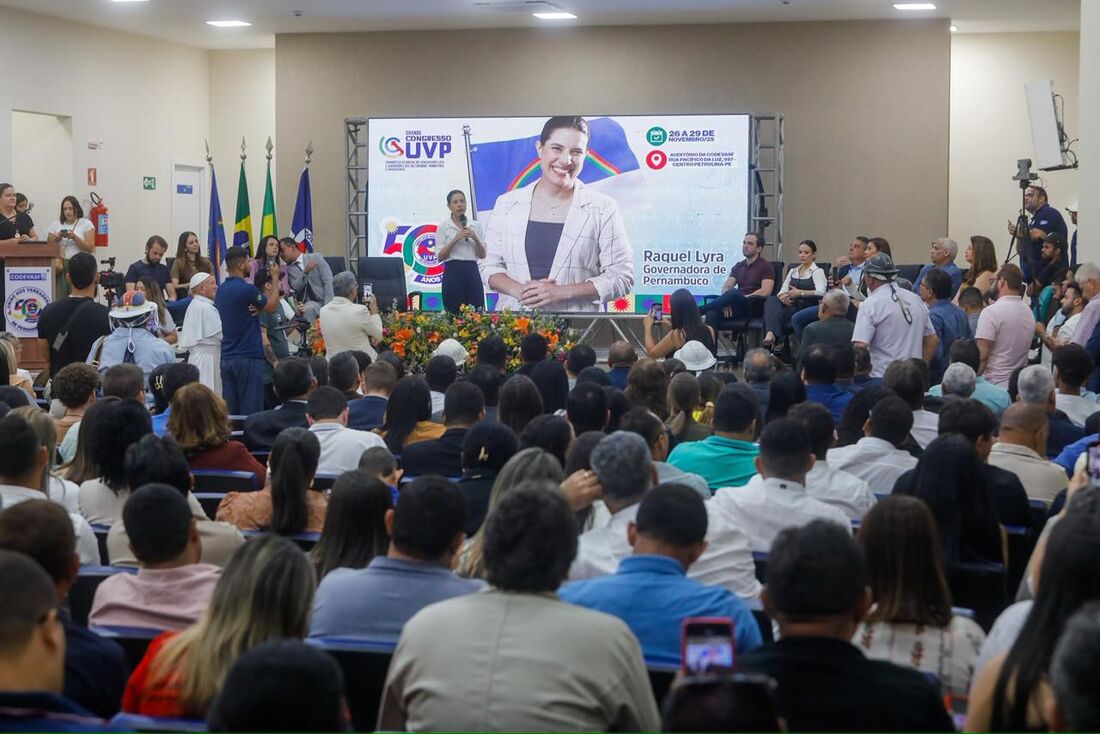 Governadora de Pernambuco, Raquel Lyra (PSD), participa de Congresso da União de Vereadores de Pernambuco, em Petrolina