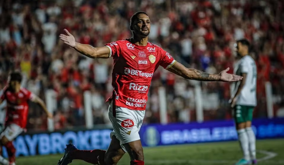 Junior Todinho estava no Vila Nova