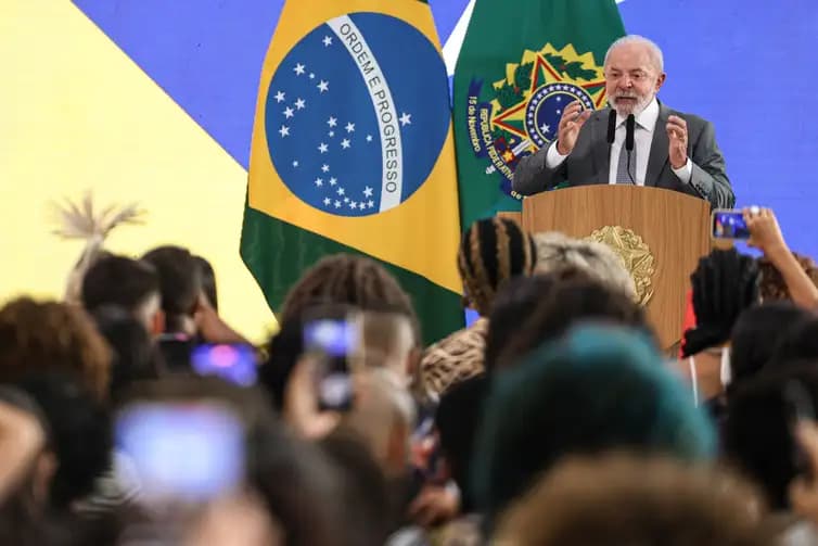 O presidente Luiz Inácio Lula da Silva envia ao Congresso o texto do novo Plano Nacional de Cultura. Foto Marcelo Camargo/Agência Brasil