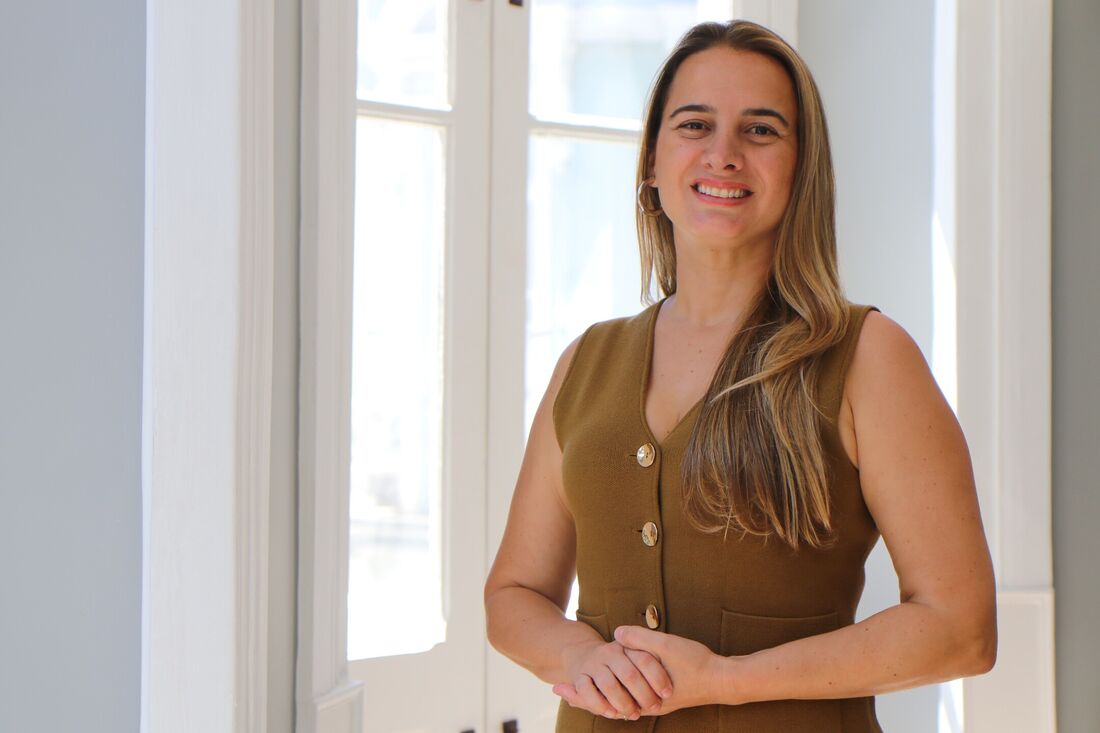 Colunista Marcella Balthar