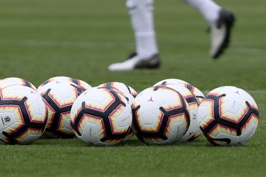 Segundo o levantamento, 47% dos entrevistados assistem, pelo menos, a um jogo por semana