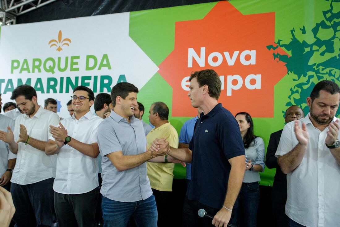 Ao lado de João Campos, Miguel Coelho, participou nesta quinta (13) da assinatura da ordem de serviço para as obras da segunda etapa do Parque da Tamarineira, na Zona Norte do Recife