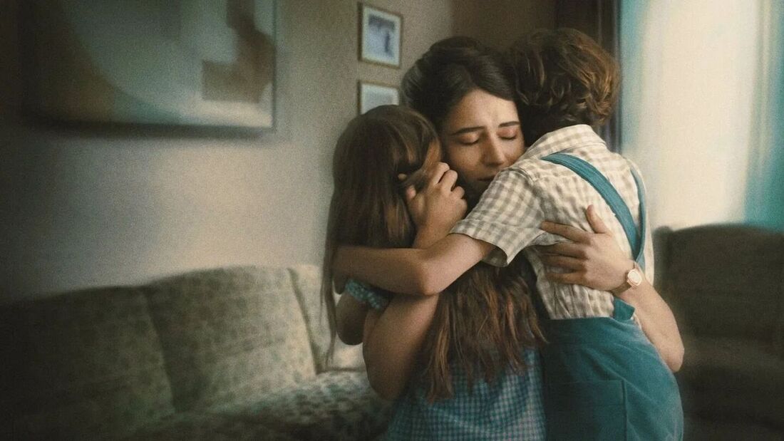 Tessa Ía e Emiliano Zurita estrelam série mexicana baseada em fatos reais