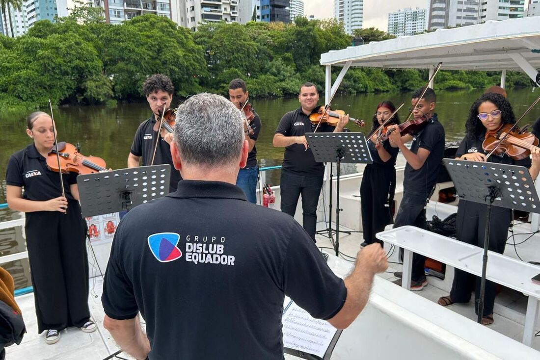 Orquestra Criança Cidadã realiza ensaio preparativo para um concerto