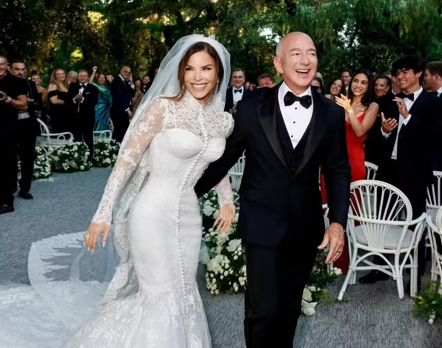 Jeff Bezos e Lauren Sánchez