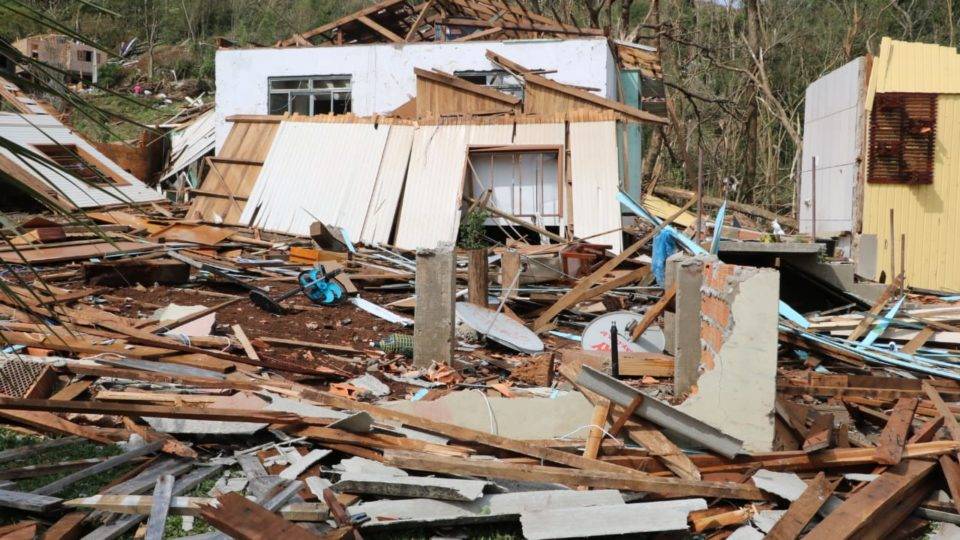 Tornados causaram destruição no Planalto Norte de Santa Catarina, como na cidade de Água Doce.