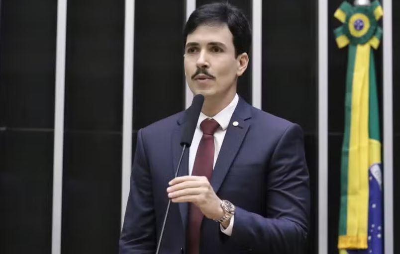 Segundo a PF, um dos integrantes desse núcleo era o deputado federal Euclydes Marcos Pettersen Neto (Republicanos-MG), que foi alvo de mandado de busca e apreensão