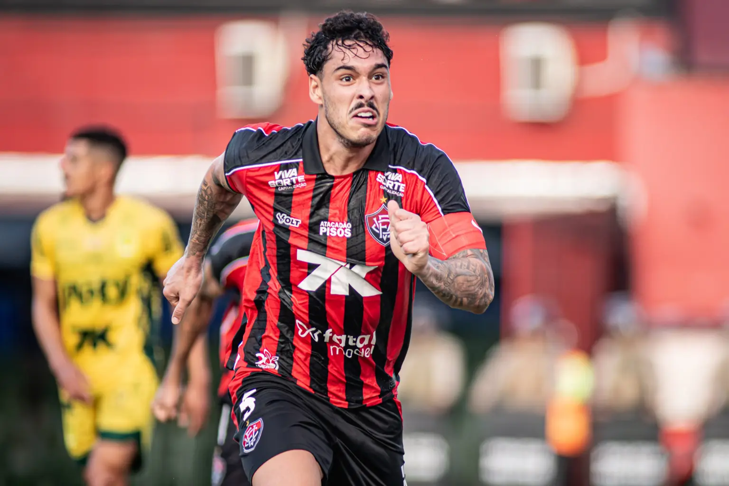 Vitória 2 x 0 Mirassol Leão leva vitória para casa e empurra Inter para o Z-4