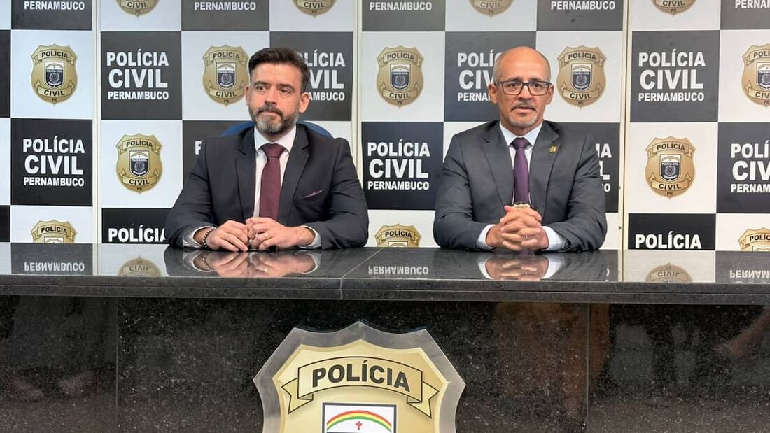 Delegado João Leonardo Cavalcanti, titular da Delegacia de Polícia de Roubos e Furtos; e o Delgado Ivaldo Pereira, Gestor DIRESP.