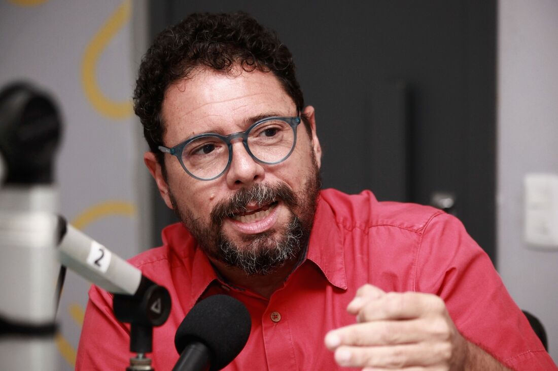 Programa Folha Política com Ivan Moraes Filho