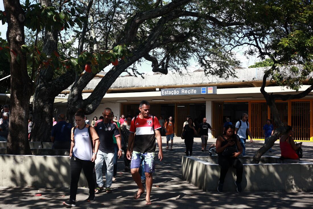 Estação Central do Recife, em São José, teve atividades retomadas após a suspensão da greve dos metroviários