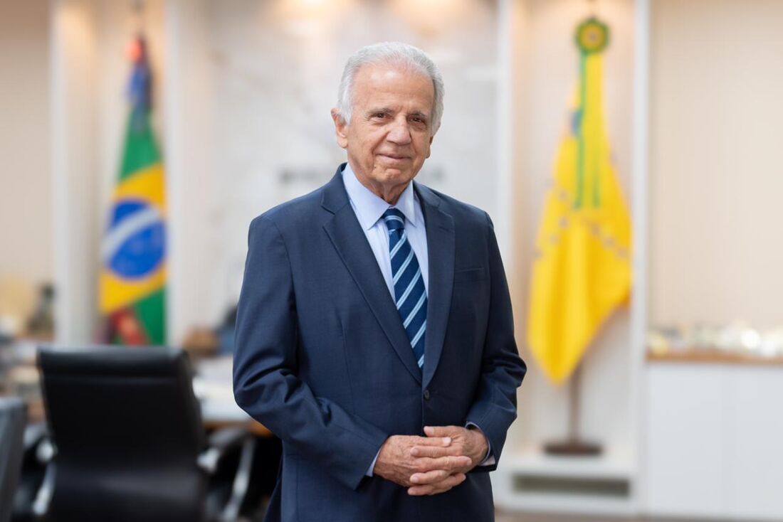 Ministro da Defesa José Mucio