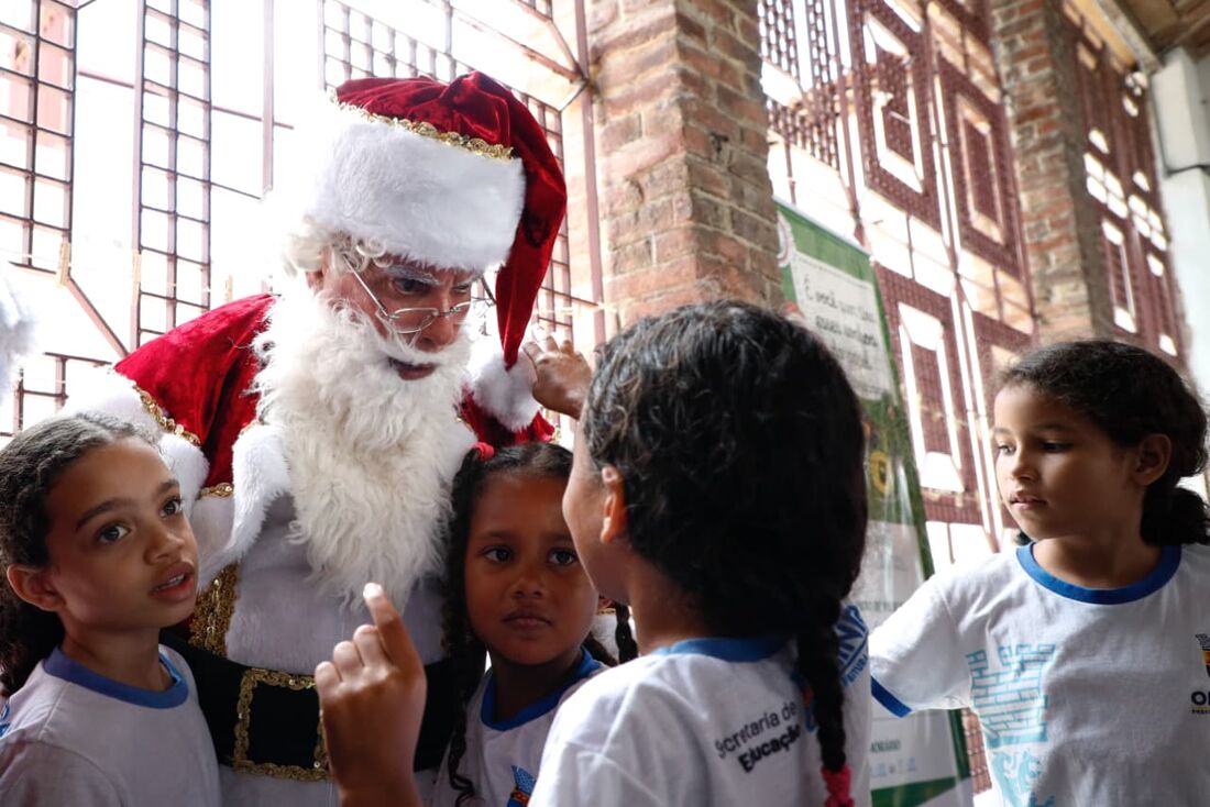 Milhares de cartas já foram adotadas durante a campanha Papai Noel dos Correios de Pernambuco