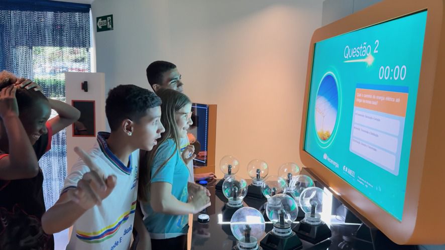 Espaço em Fernando de Noronha promove aulas sobre uso responsável de energia