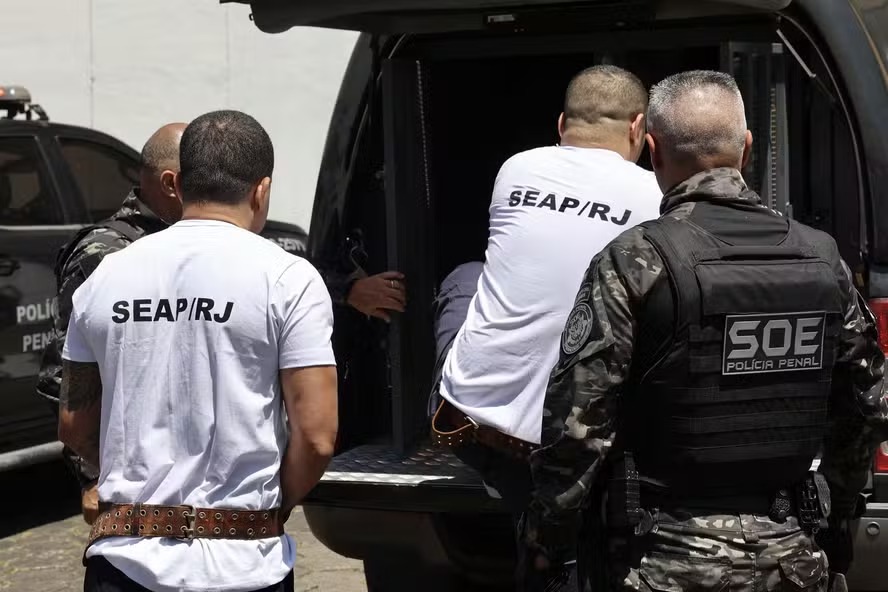 Transferência de presos do Rio para presídio federal em Catanduvas