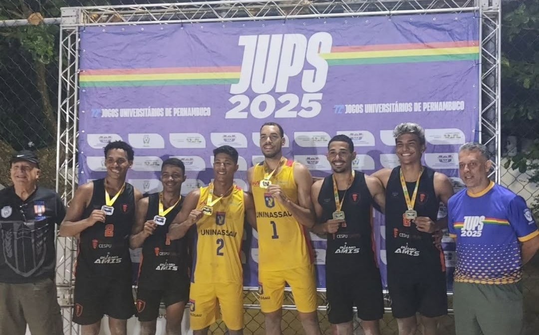 Denilson Loureiro e Eduardo Luan, dupla campeã na disputa do vôlei de praia masculino