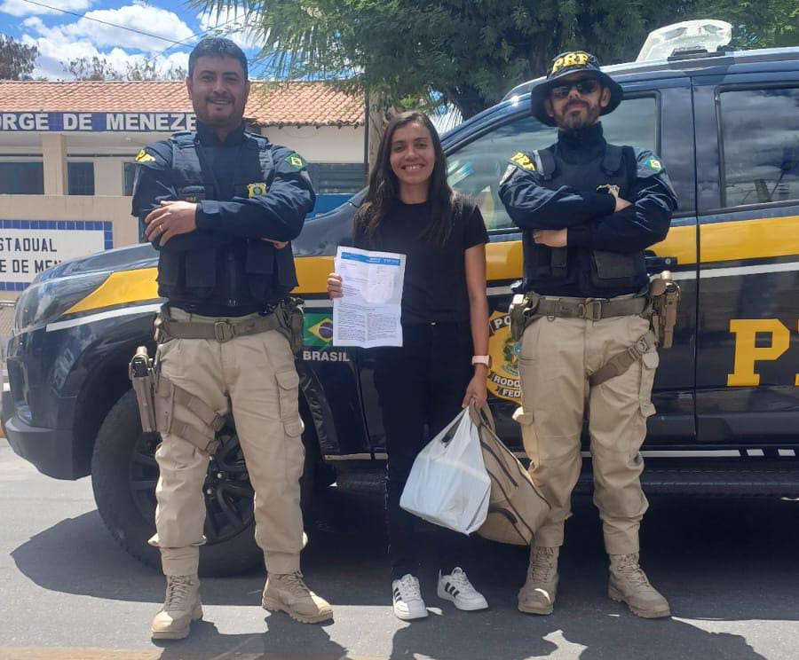 Policiais da PRF ajudaram estudante a não perder o segundo dia de provas do Enem 2025