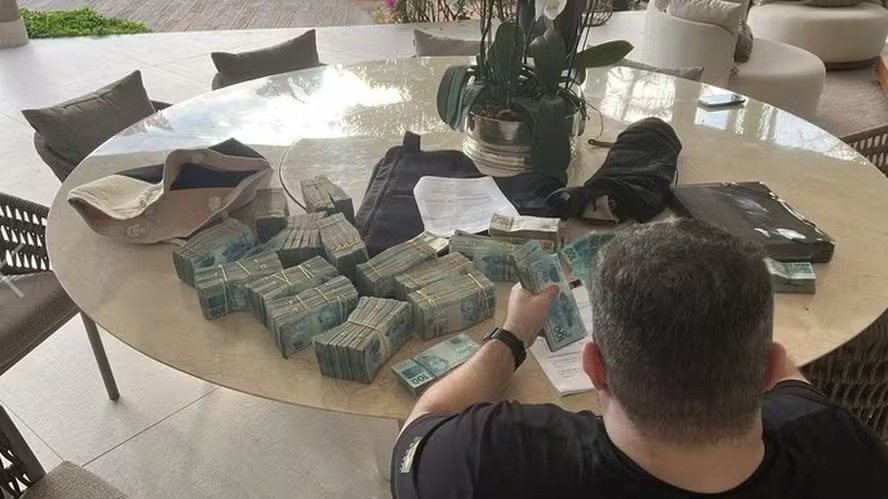 PF apreendeu R$ 1,6 milhão em dinheiro em espécie durante operação que mira no Banco Master 