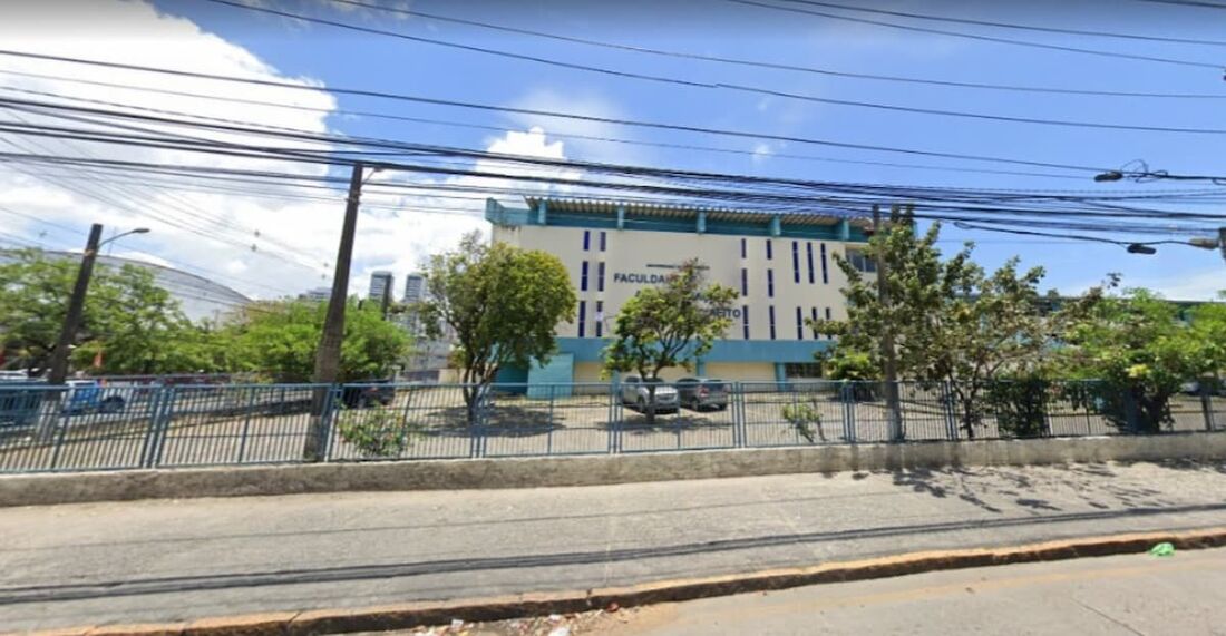 Faculdade de Administração e Direito de Pernambuco (FCAP), no bairro da Madalena