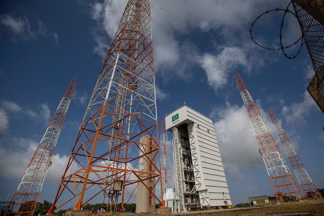 Primeiro lançamento comercial de foguete no Brasil é adiado para dezembro
