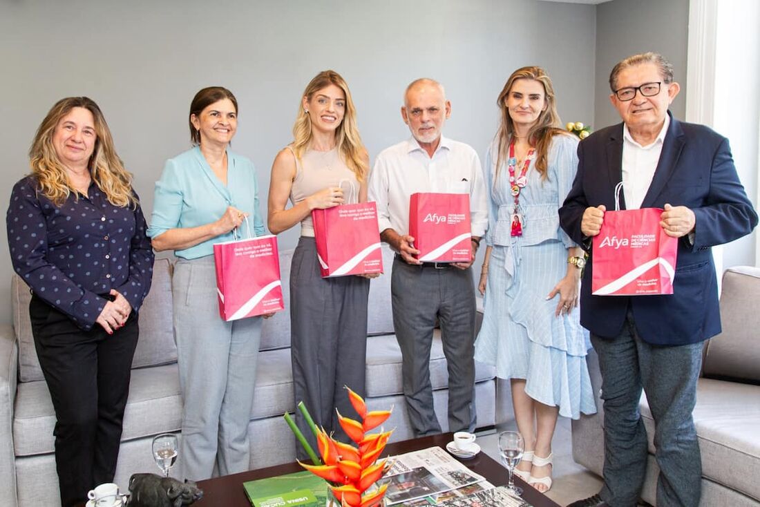 Em visita à Folha de Pernambuco, diretora geral da Afya Jaboatão anuncia expansão da rede de ensino