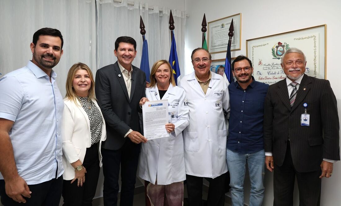 Simão Durando assina termo para construção do Hospital de Olhos Altino Ventura em Petrolina