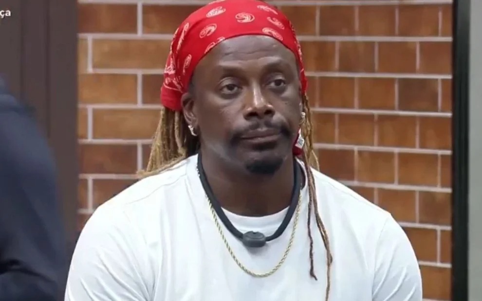 Creo Kellab é expulso de 'A Fazenda 17' durante programa ao vivo