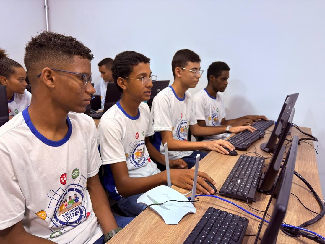 Passaporte Digital forma 300 jovens da Mata Norte