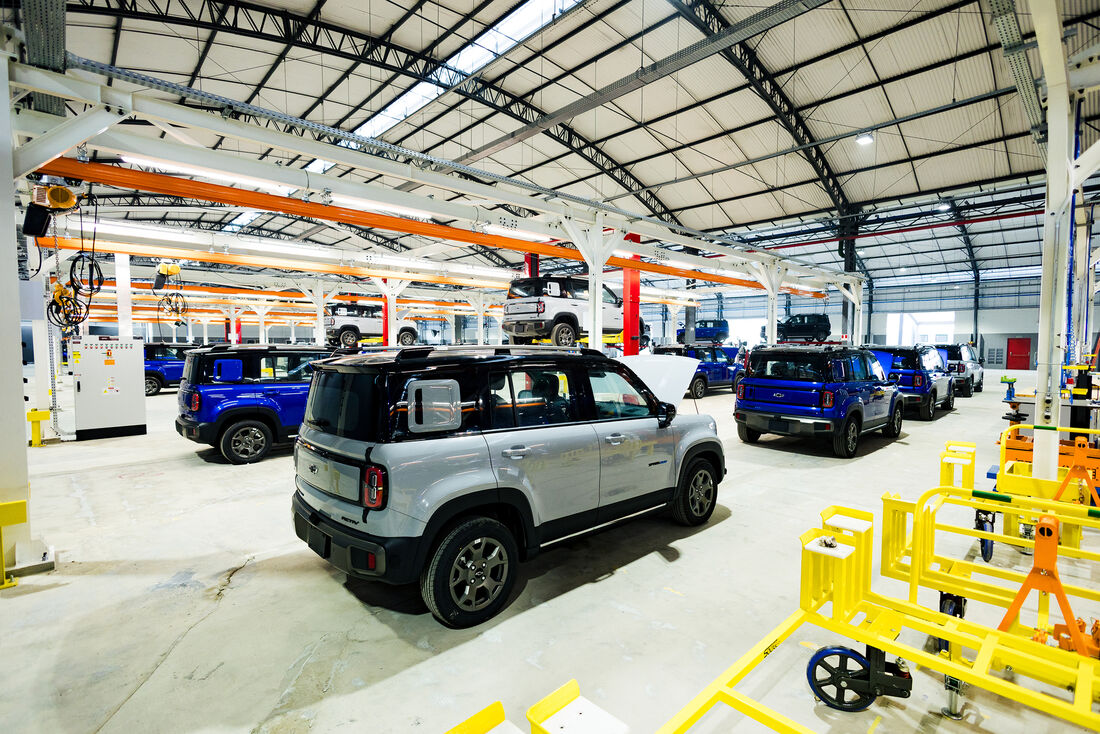 O Spark EUV é o primeiro carro 100% elétrico a ser industrializado no país pela GM, em um ano em que a montadora celebra 100 anos de operações no Brasil