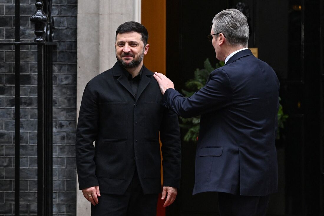 Presidente ucraniano, Volomir Zelensky, esteve por pelo menos duas horas com dirigentes do Reino Unido