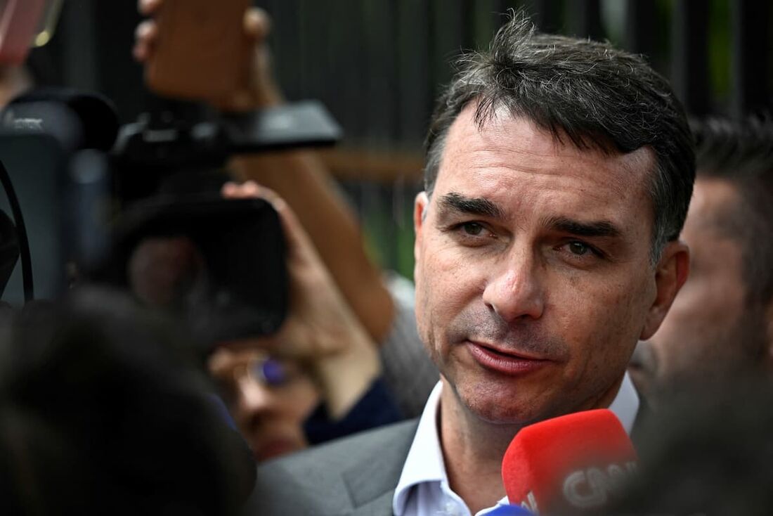 Flávio Bolsonaro saiu em defesa do governador de São Paulo, Tarcísio de Freitas