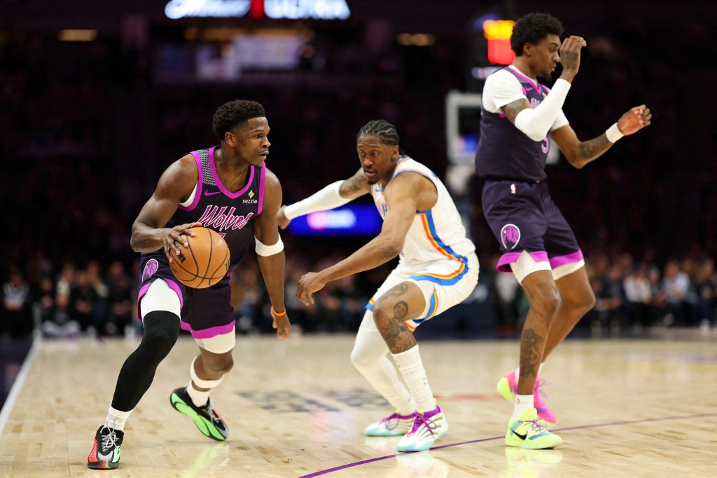 Anthony Edwards, armador do Minnesota Timberwolves, comandou vitória da equipe contra o Oklahoma City Thunder