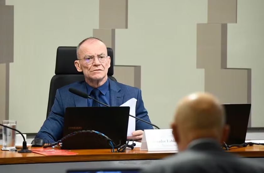 Senador Fabiano Contarato disse que correção já foi solicitada formalmente à Presidência da CCJ