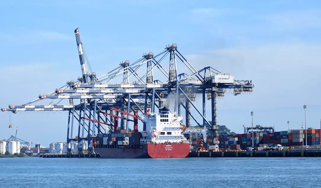 Em novembro, as exportações superaram as importações em US$ 5,842 bilhões, queda de 13,4% em relação ao superávit de US$ 6,746 bilhões no mesmo mês de 2024