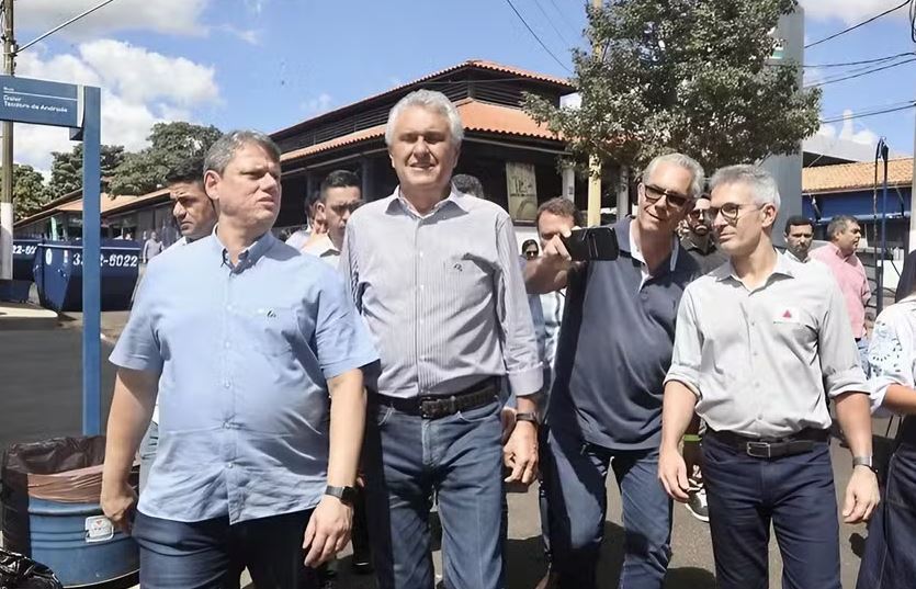 Os governadores Tarcísio de Freitas (Republicanos-SP), Ronaldo Caiado (União-GO) e Romeu Zema (Novo-MG)