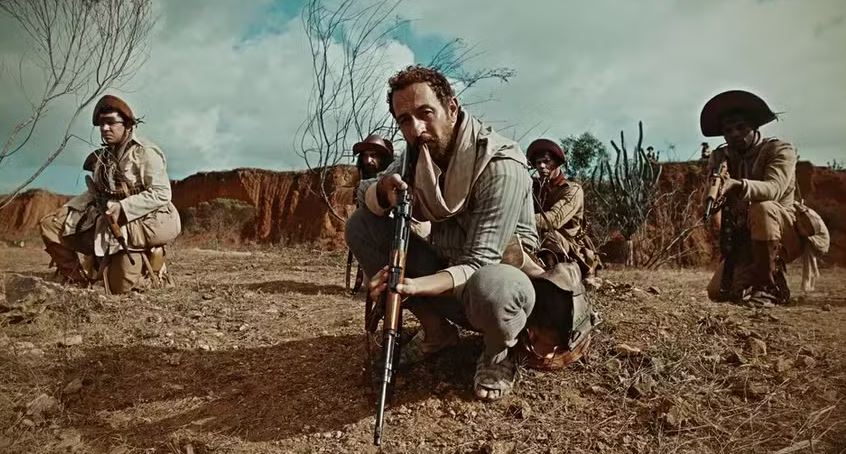 Irandhir Santos como Arduíno, em "Guerreiros do sol"