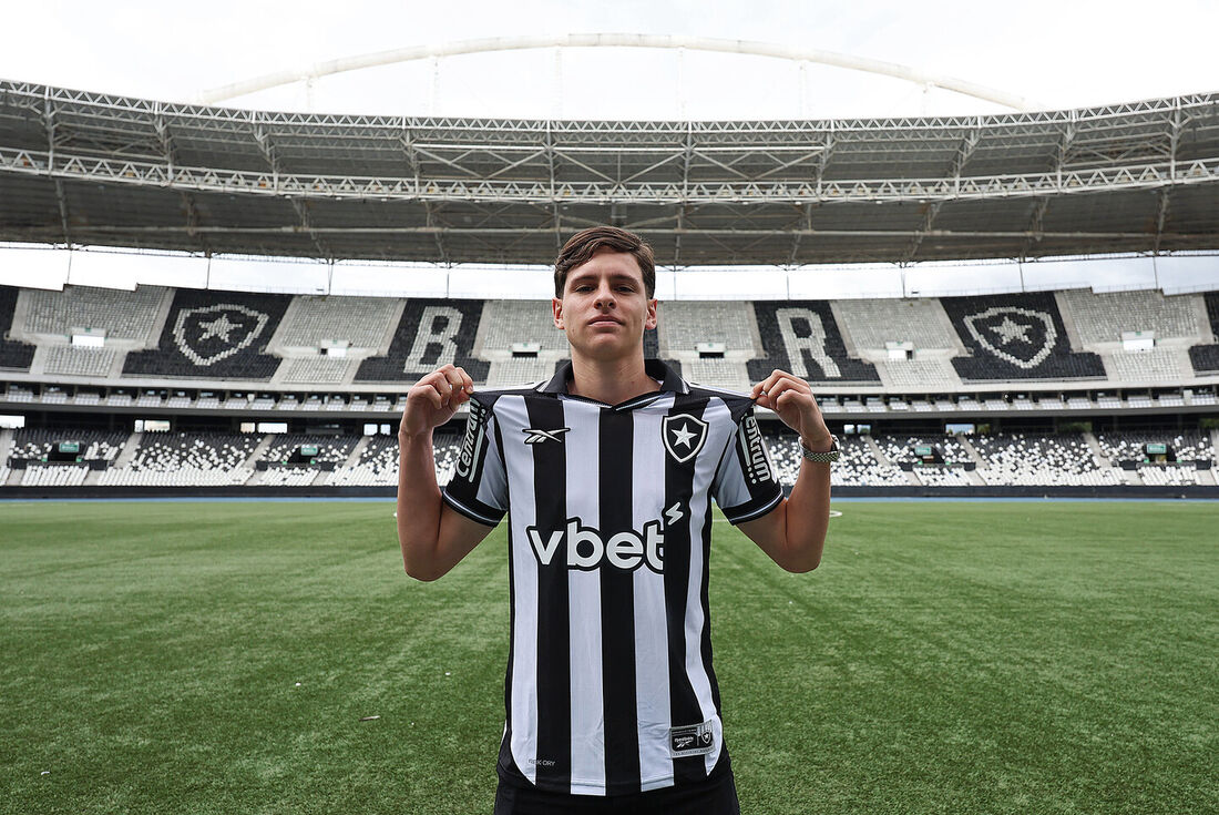 Álvaro Montoro, argentino meio-campista do Botafogo