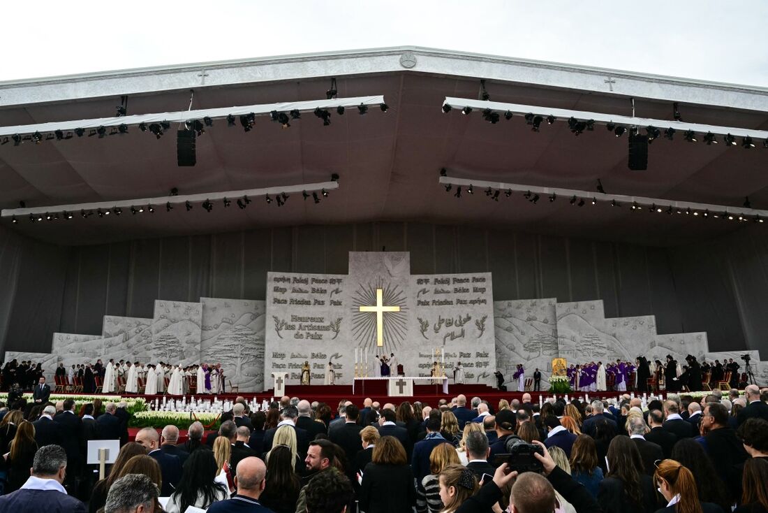Missa do papa em Beirute reúne quase 150.000 pessoas, segundo o Vaticano