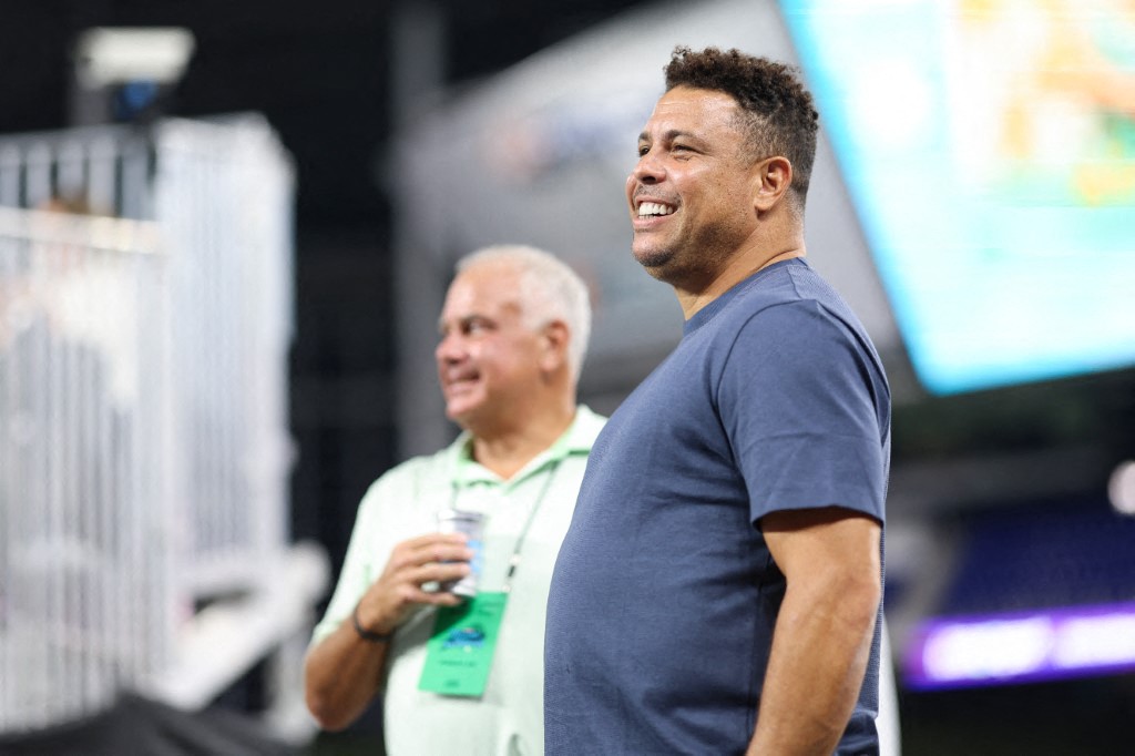 Ronaldo quer investir na construção de 100 quadras de tênis no Brasil