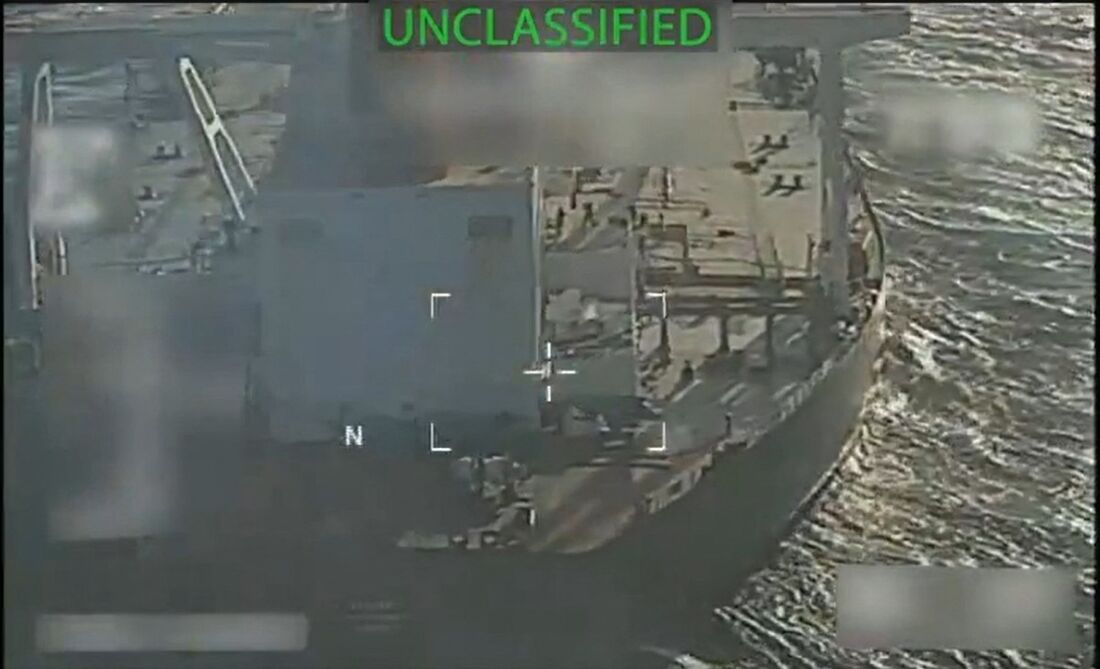 EUA apreende petroleiro diante da costa venezuelana; Caracas classifica de 'roubo'