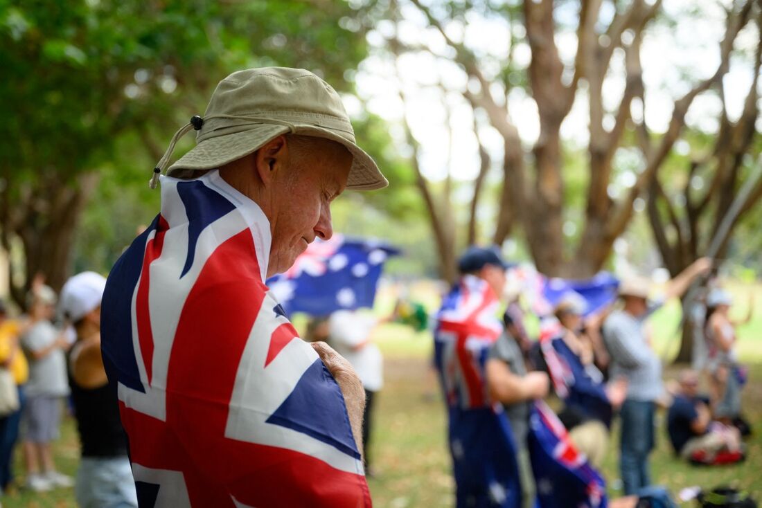Australianos prestam homenagem a vítimas de ataque em Sidney