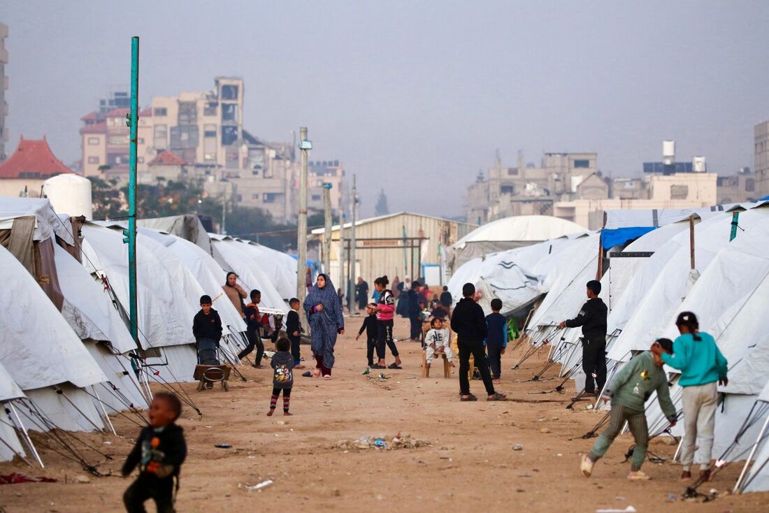 Habitantes de Gaza temem novos deslocamentos após bombardeios israelenses