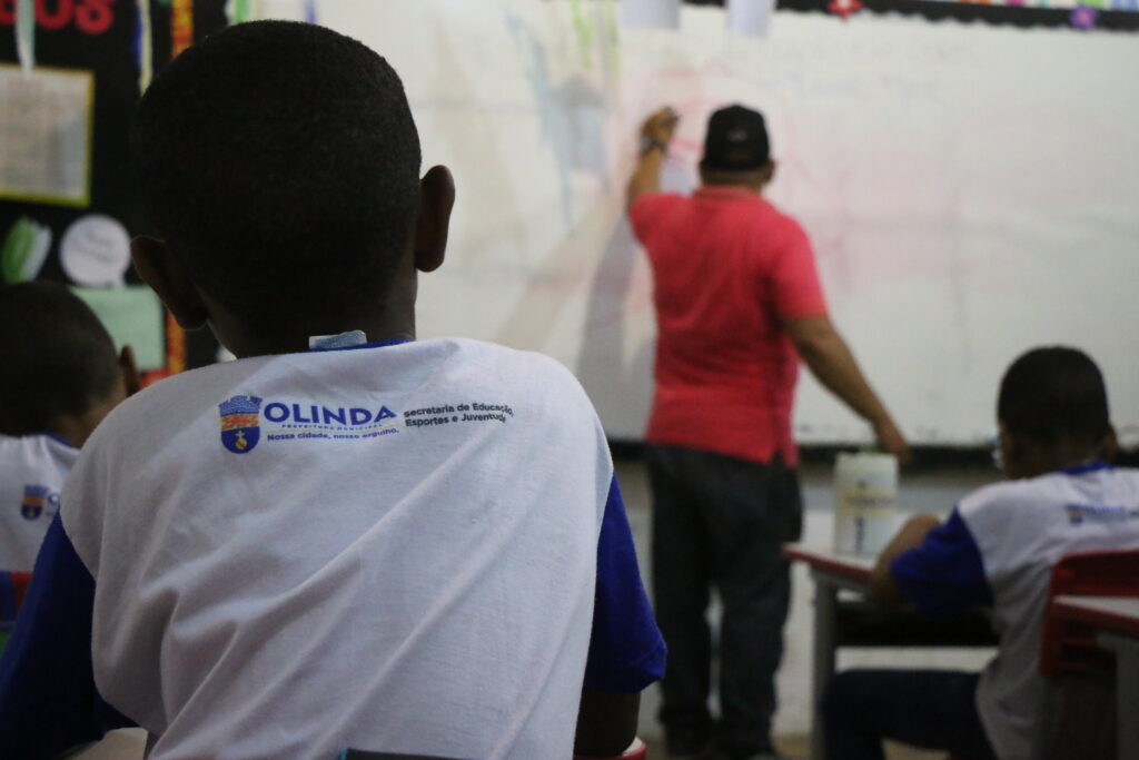 Atualização procura obter mais organização das escolas e ampliar o acesso das famílias ao sistema virtual.