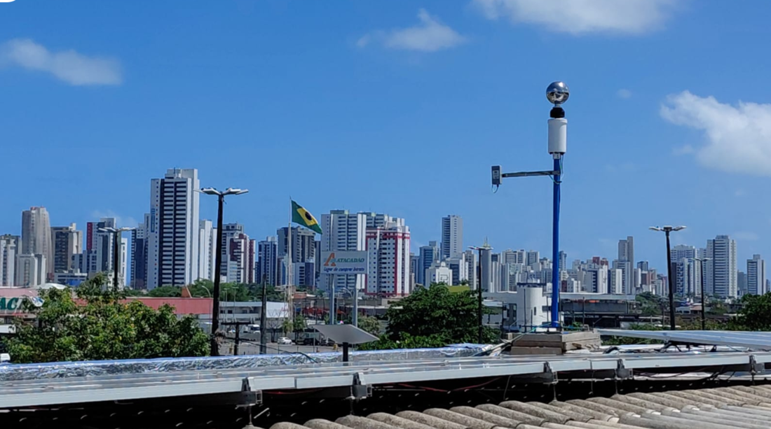 O BTD-200 é um tipo de sistema de alerta criado para detectar raios a uma distância de até 35 km