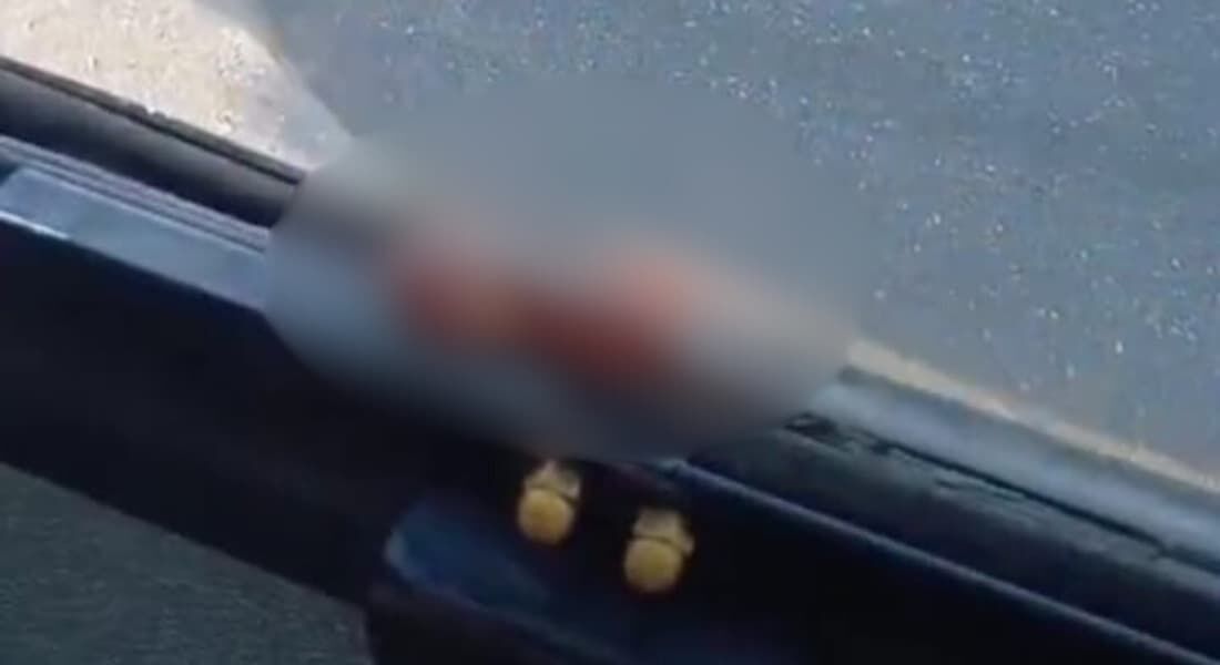 Dedo humano é encontrado preso a janela de ônibus na RMR, e assusta motorista e passageiros